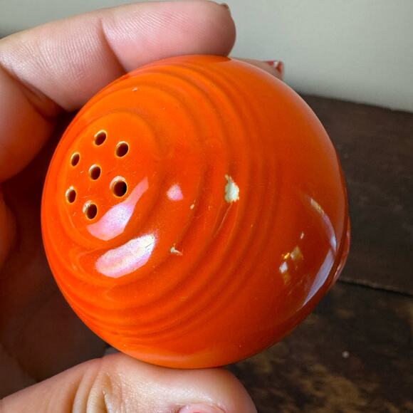FiestaWare VTG 1950s Yellow & Red (Orange) Round Ball Salt & Pepper Shakers - Picture 6 of 10